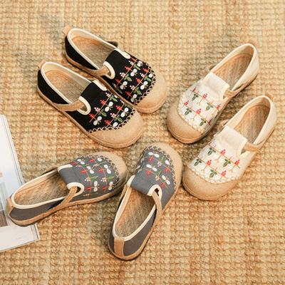 Damen Frühling Sommer Bequeme Atmungsaktive Slipper mit Runder Zehenpartie Ethno-Stil Bestickte Flache Schuhe aus Baumwollleinen