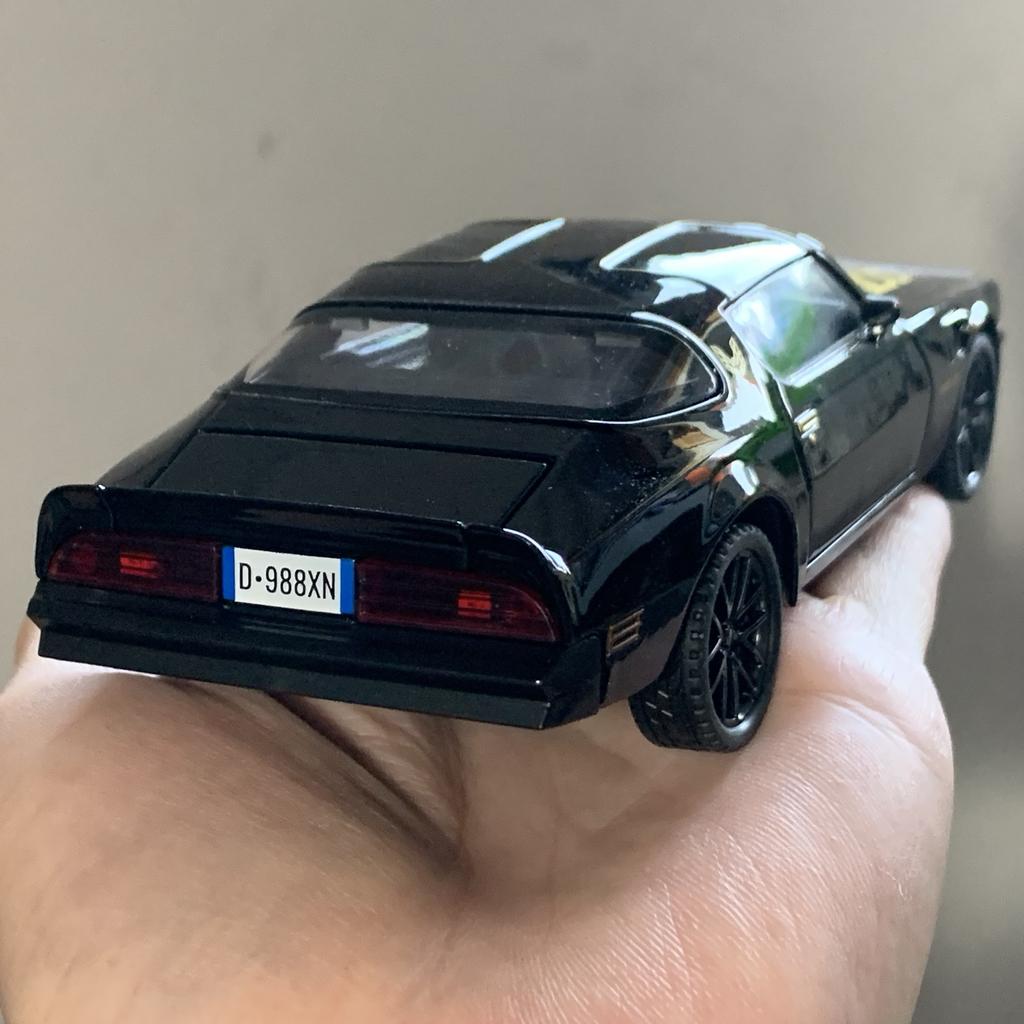 1/32 Pontiac Firebird Trans Am Trendy Alloy Model Car Ornament High Simulation Collectible Holiday Present for Boy & Living Room