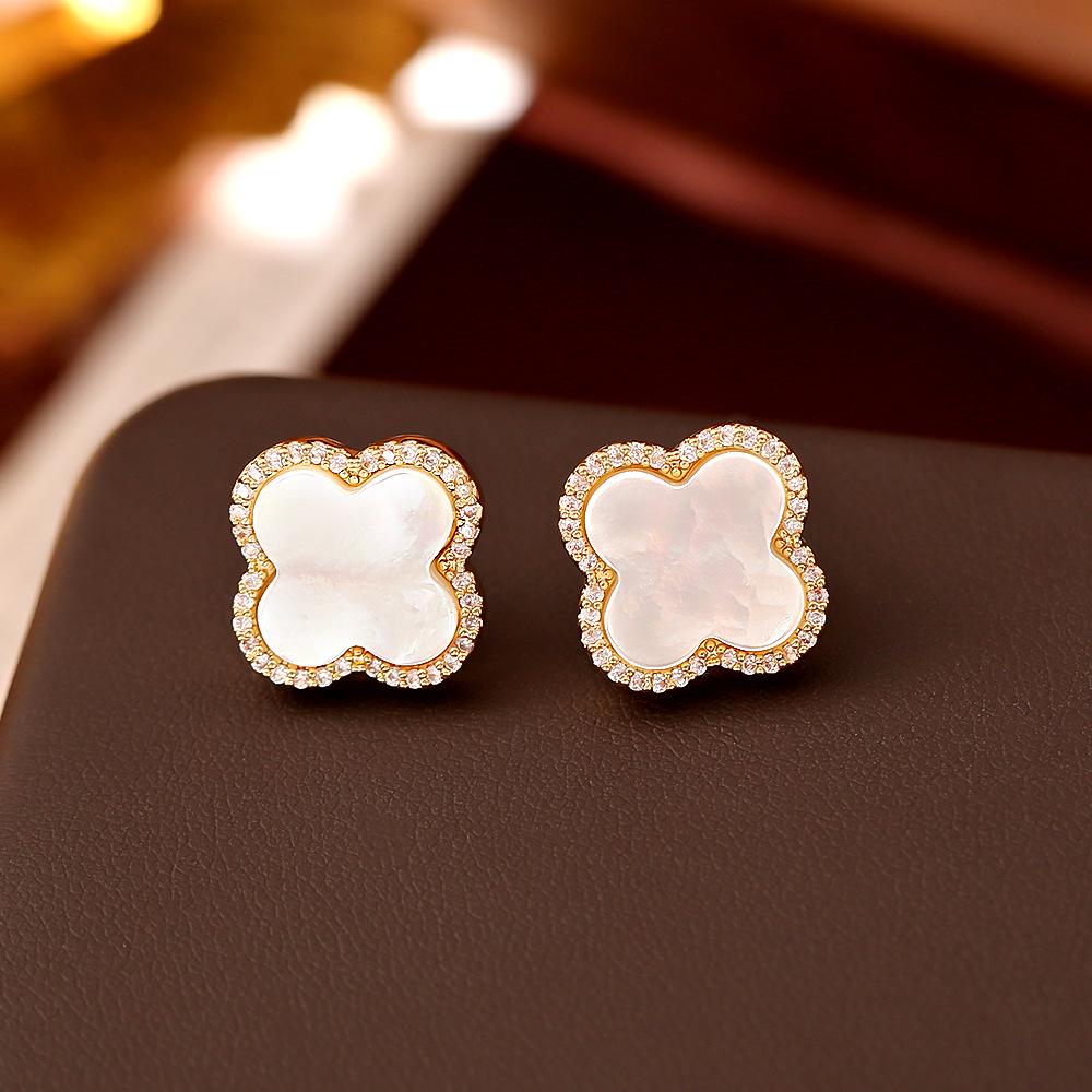 Bestseller-Ohrringe Kleeblatt mit Perlmutt & Zirkonia - Eleganter Luxus Modeschmuck