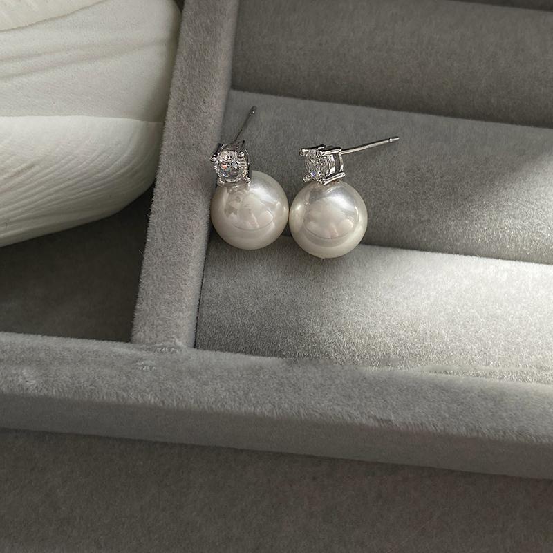 

Simple and Round Pearl Pendant Stud Earrings 2026 New Jewelry Girl s or Women‘s Elegant Accessories for Daily Wear Earrings