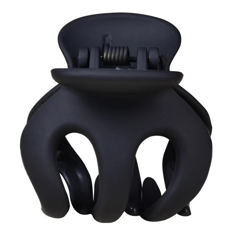 Pumpkin Claw Hair Clip for Women – Bun, Ponytail, and Bangs Fixing Accessory