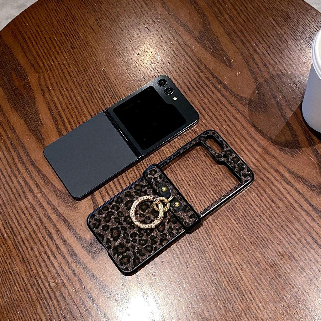 Samsung Z Flip7 Vollschutz Leopardenmuster Handyhülle mit Ringhalter