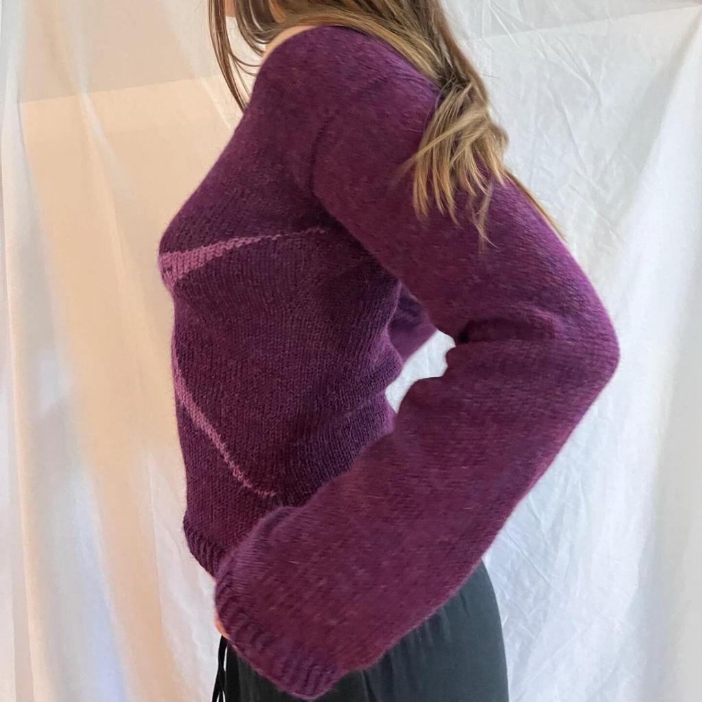 2KWEIRD Dámské pletené topy Odhalená ramena Slim svetr Grafický potisk Dlouhý rukáv Pletenina Y2K Estetika Streetwear