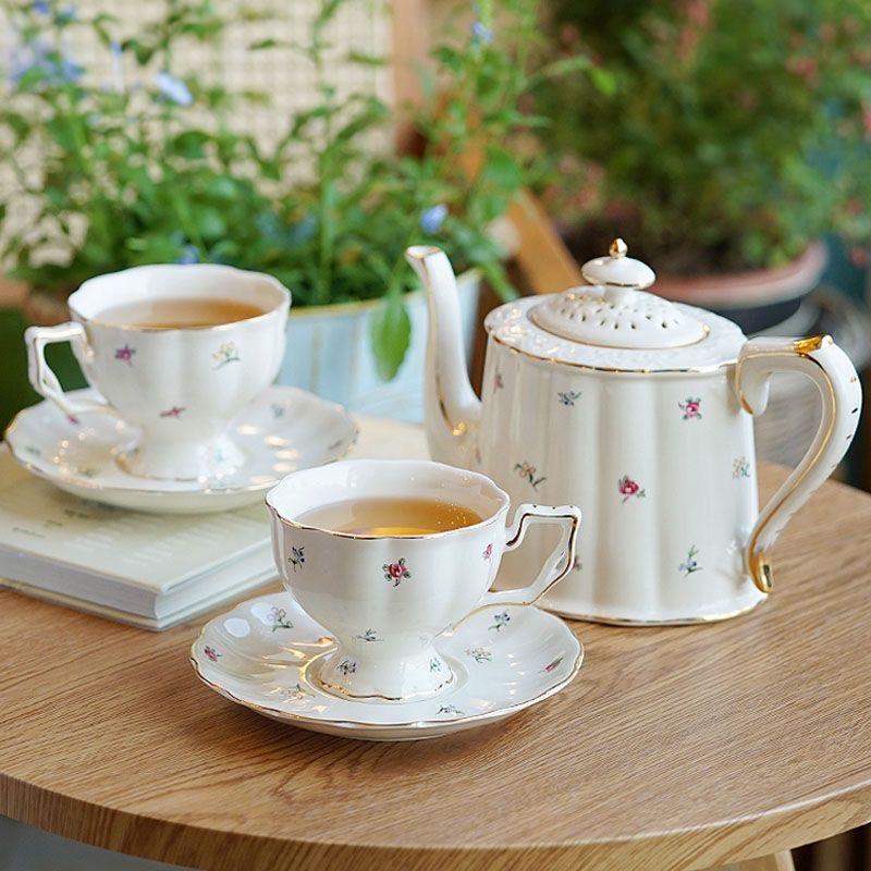 Vintage European Ceramic Coffee Cup & Saucer Set with Gold Rim – Retro Tea Set for Gift or Home Decor