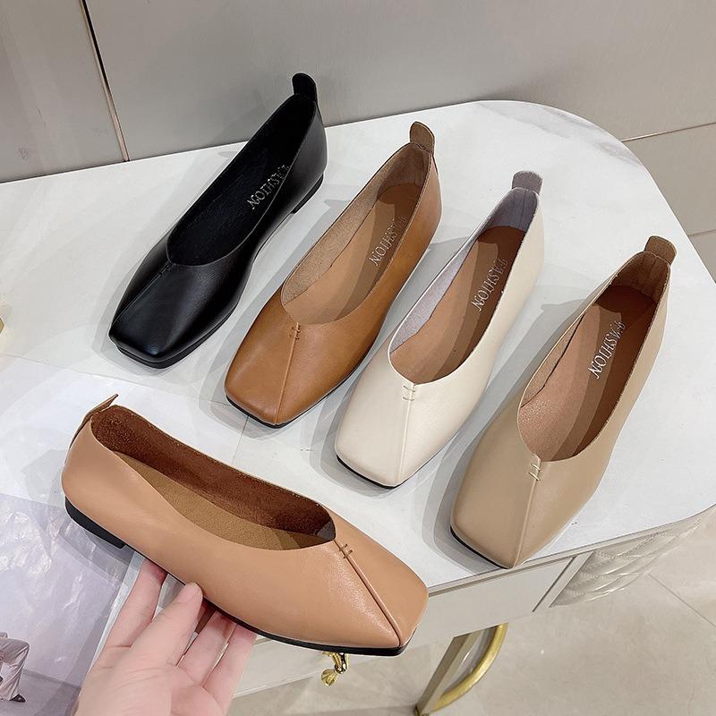 Spring and summer new flat-bottomed comfortable Doudou shoes round head one-pedal casual shallow mouth single shoes women