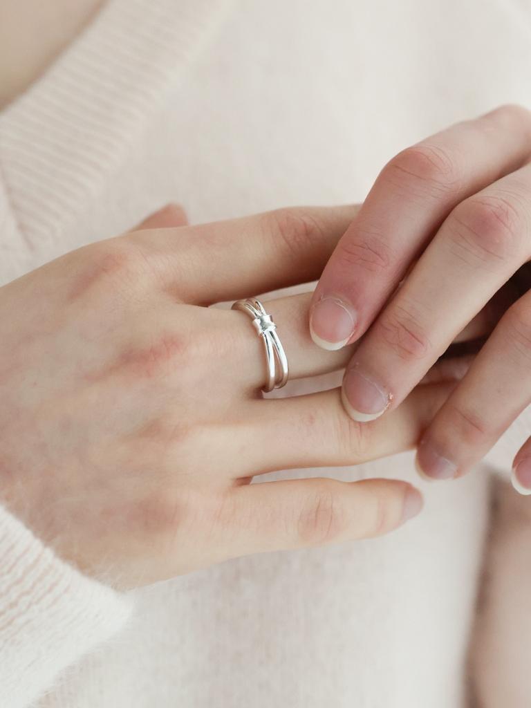 Before Moonrise Ribbon Double Line Open Ring Sr211S