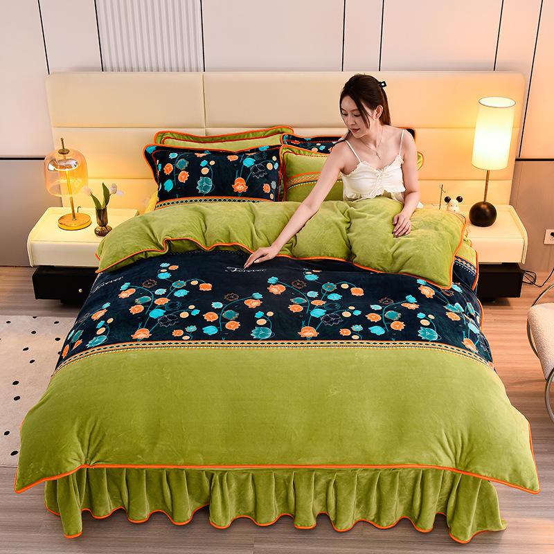 New Milk Velvet Bedding Set of Four Winter Thick and Warm Double-sided Velvet Bed Skirt Duvet Cover Pillowcase
