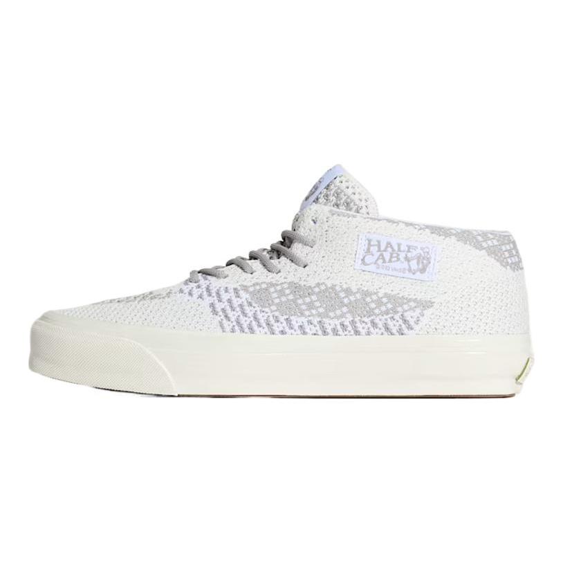Vans Premium Half Cab Comfortable Versatile Simple Fashion Mid-Top Riding Shoes Unisex Shoes VN000EFM85T