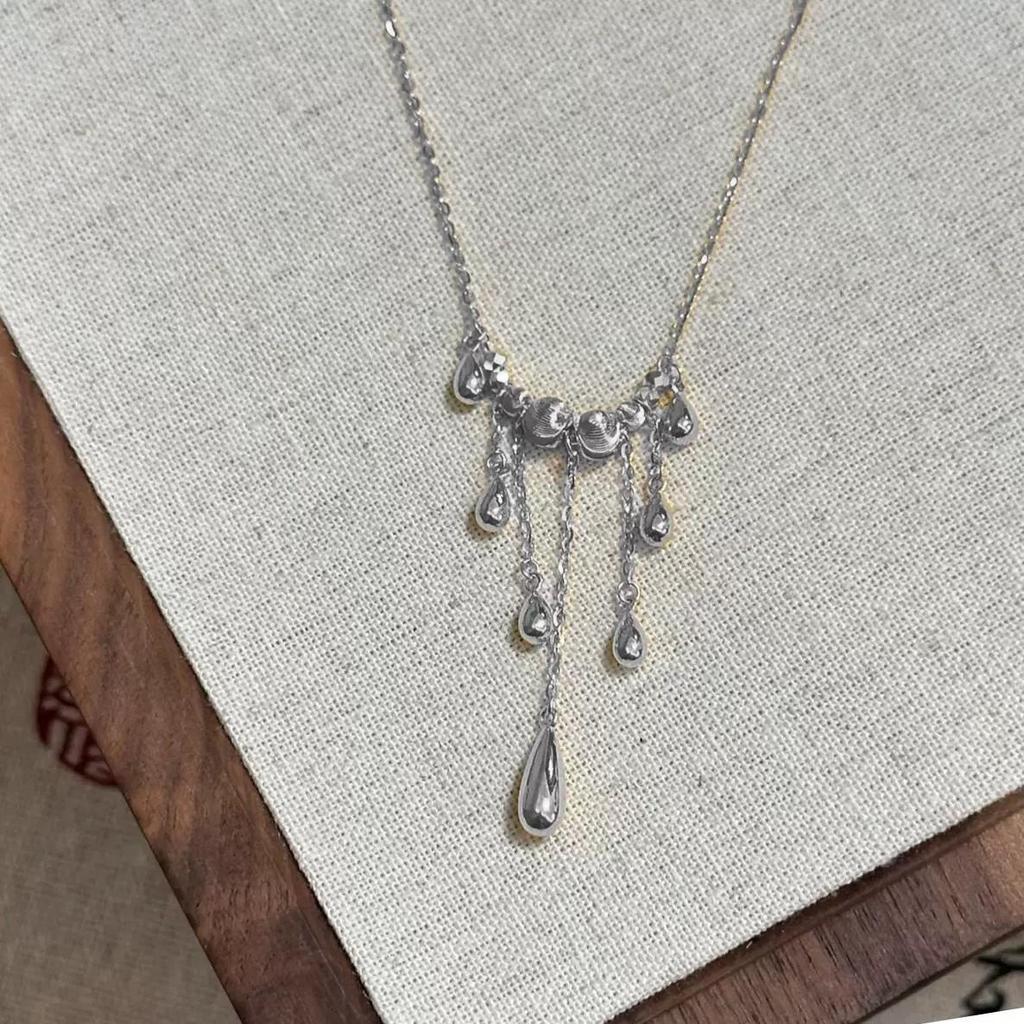 Cat-eye Tassel Water Drop Necklace for Women Light Luxury Laser Beads Dynamic Necklace Exquisite and High-end Collarbone Chain