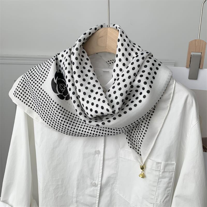 70*70 Square Scarf Retro Print Silk Scarf With Magnetic Buckle Women Neck Scarf All-Match Shawl Headscarf Accessory Gift