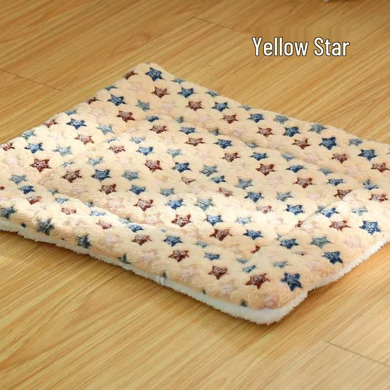 Cozy Four-Season Pet Cushion: Universal Warm Sleeping Mat for Cats and Dogs