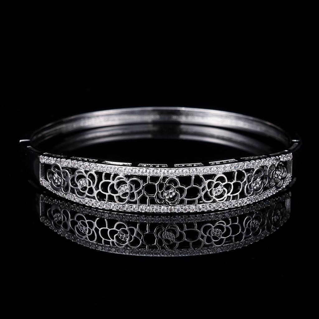 Fashionable Hollow Flower Zircon Women's Light Luxury Bracelet Bracelet