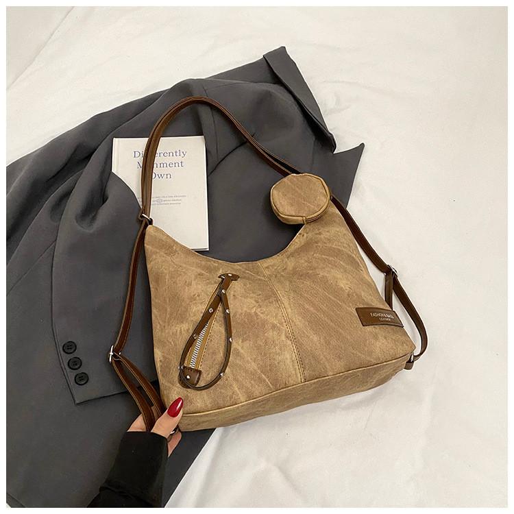 Pu Material Large Capacity Commuter Tote Bag With Zipper Closure For Daily Use