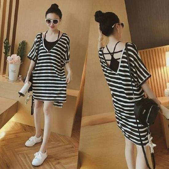 

Korean Style Loose Mid-Length T-Shirt and Striped Slip Dress Set 2XL