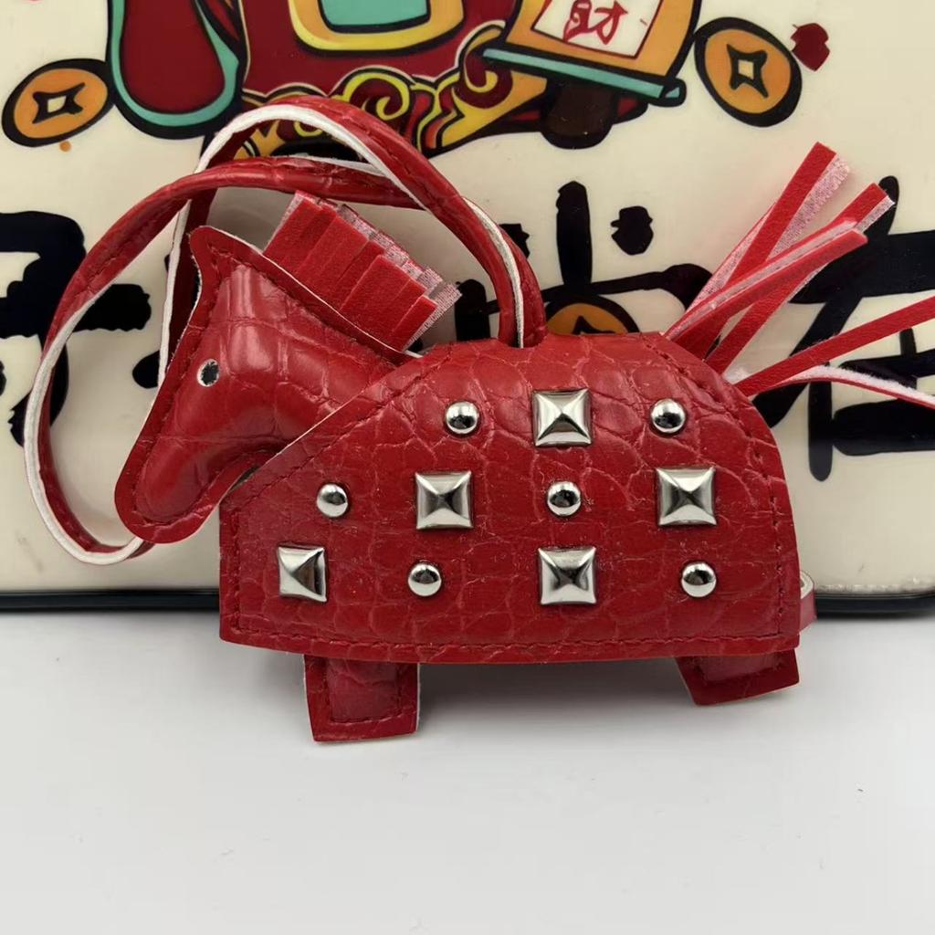 Fashion Silver Rivets Horse Bag Charm Accessories Hand Sewn Pu Leather Foal Pendant Bag Accessory