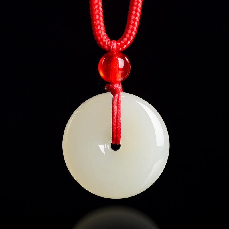 

Настоящее нефрититовое кулон-ожерелье Пин Ань Ко для безопасности - Унисекс дизайн (Red Cord)