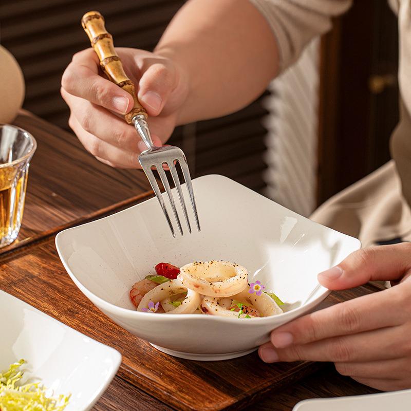 Nordic Ceramic Footed Bowl - Stylish and Versatile Dish for Salads, Soups, and Cold Dishes