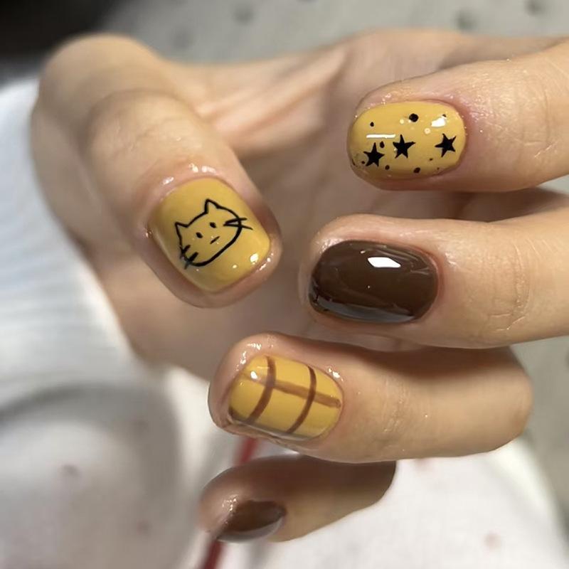 

Star Kitten Dark Plaid Nail Patches – Short, Simple, Sweet, and Cool Style for Autumn and Winter