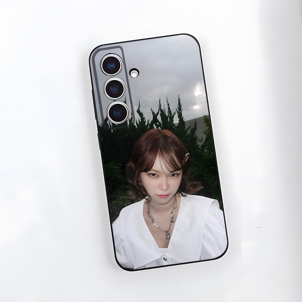 Singer Kim C- Chaewon Phone Case For Samsung S26 S25 Plus S20 S20 Plus S22 Ultra S23 FE S21 Plus S21 Ultra Soft Cover