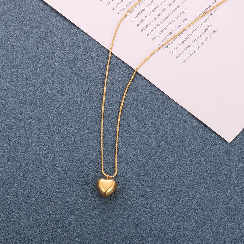 Retro K-Gull Ferskenhjerte Halskjede: Chic europeisk og amerikansk mote for trendy kvinner