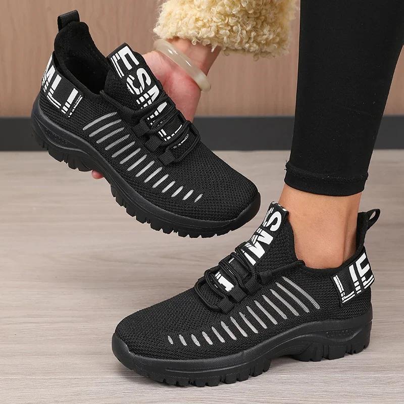 

Women Summer Breathable Mesh Flat Shoes Lightweight Cushioned Sole Gym Outdoor Training Sneakers Quick Dry Fashion Running Shoes 36
