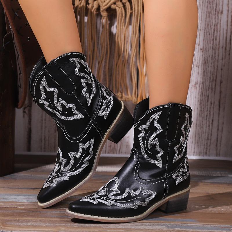 Autumn and winter new pointed-toed embroidered short boots mid-heel knight boots omn's oots women's leather boots