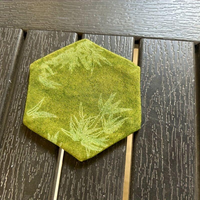 

Vintage Embroidery Tea Coasters, Absorbent Cup Mat for Household, Heat Insulated Tea Accessories with Fabric Backing, Reusable зелёный