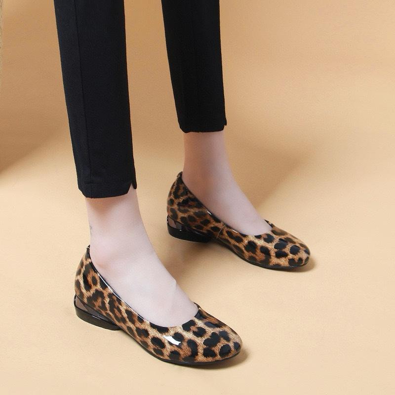 Shallow Flat Shoes Women's Spring and Summer Niche Personality Leopard Print One Pedal Low Heel