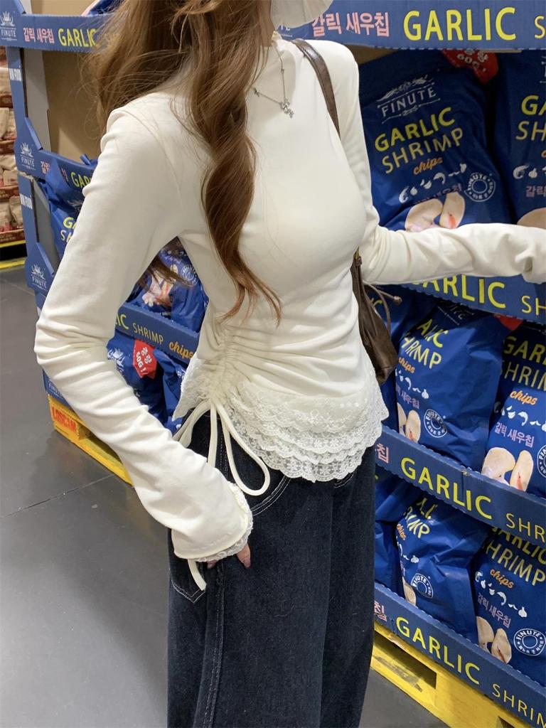 Korean Sweet Spicy Elegant Lace Long Sleeve T-shirt: Chic, Slimming, Versatile Women's Top for Autumn/Winter