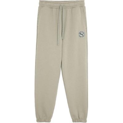 Partea de jos – Pantaloni de trening și colanți