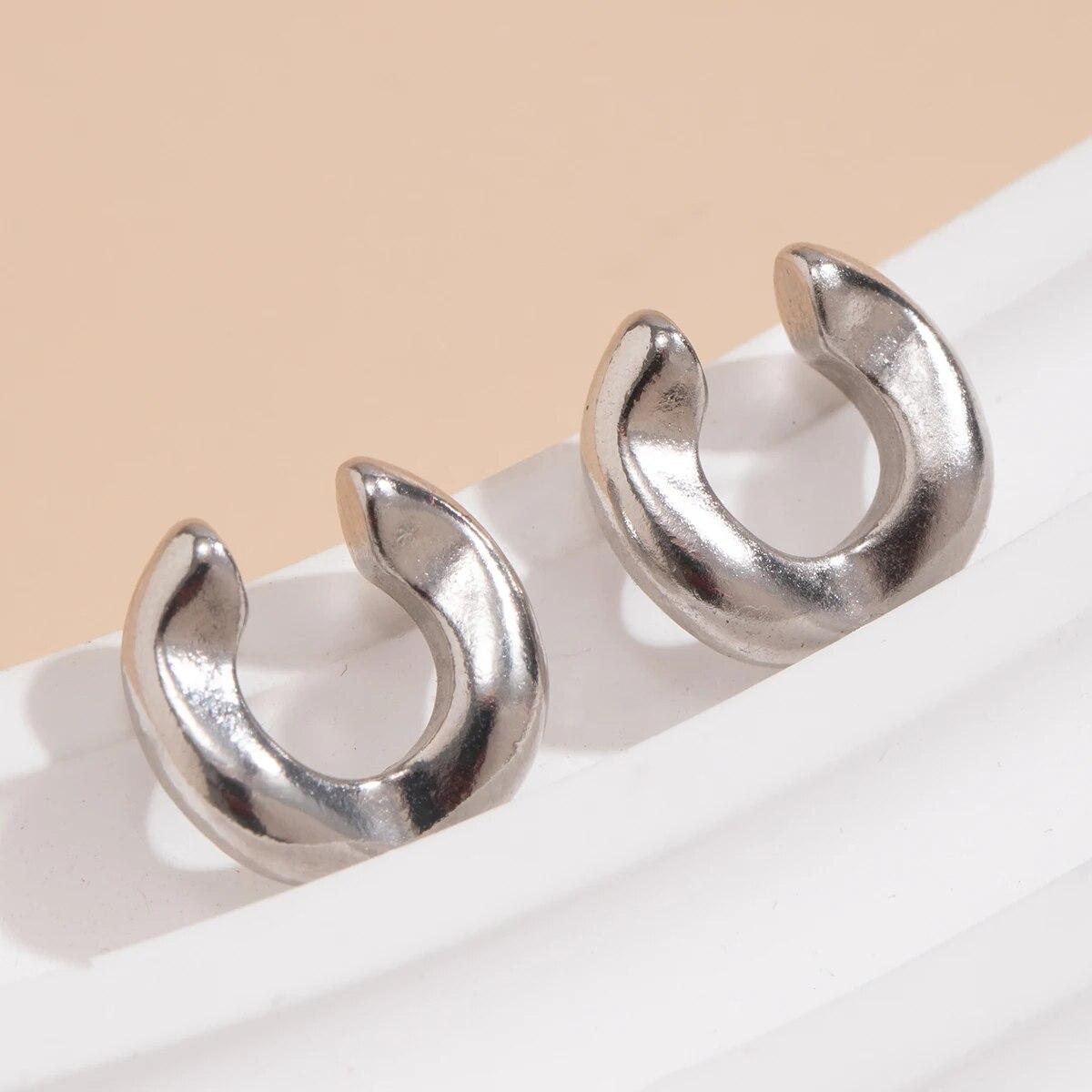 

Fashion Simple Irregular C Shaped Hoop Earrings For Women Punk Y2K Geometric Huggies Earring Glossy Jewelry Party Gift