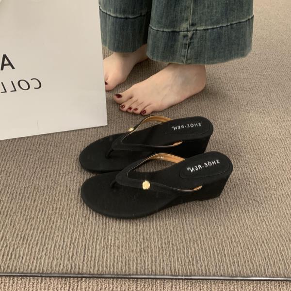 Fashion Shoes Slippers Women Summer Rubber Flip Flops Slides On A Wedge Pantofle Flat Hawaiian Soft 2025 Shoes Slippers Soft Slides On A