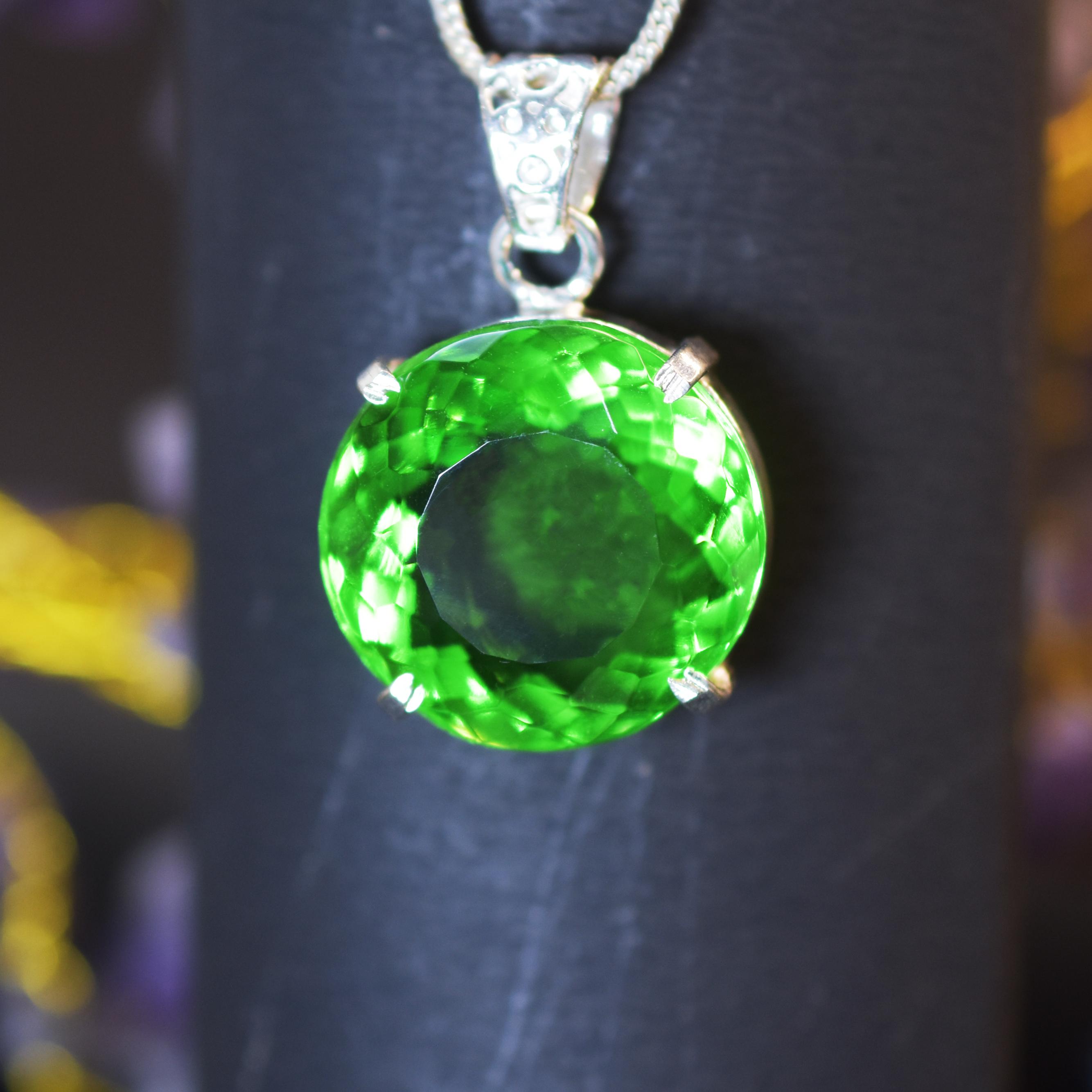 

Amazing Pendant Round Green Topaz 925 Sterling Silver 66.70 Ct Natural Gemstone my-406-k 23.4 MM Approx. зелений