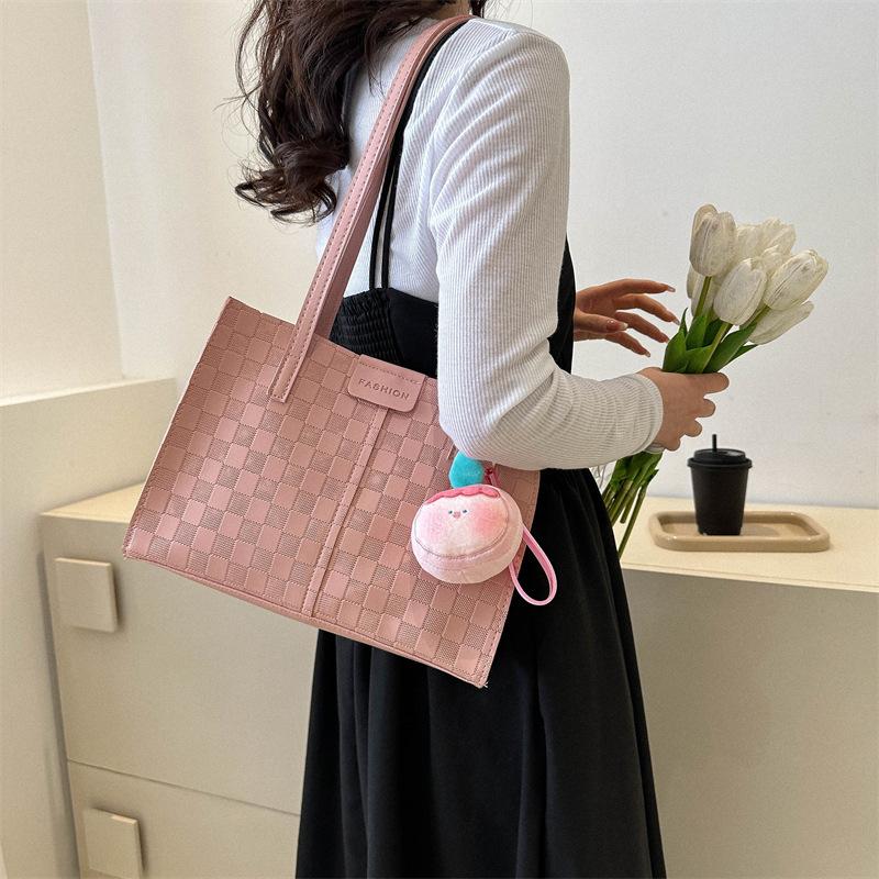 Large Capacity Simple Bag for Women's New Versatile Textured Plaid Shoulder Bag for Class Commuting Toy Bag