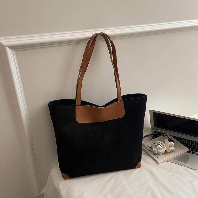 

New Vintage Suede Tote Bag Large Capacity Simple Commuter Shoulder Bag for Women Winter Comfortable and Versatile Storage Bags