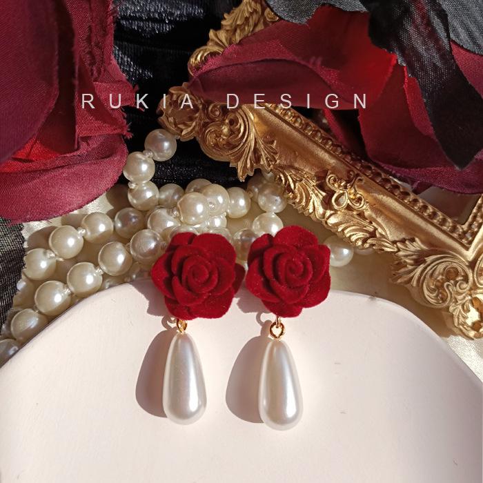 2024 D Retro Wine Red Velvet Rose Pearl Earrings: Hong Kong Style, Autumn/Winter Trend