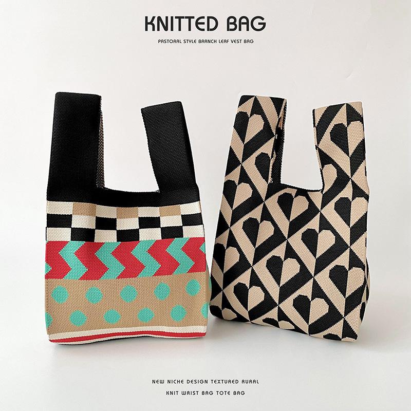 Farblich passende, gepunktete gestrickte Einzelschulter-Tragetasche, gewebte Tasche mit großem Fassungsvermögen