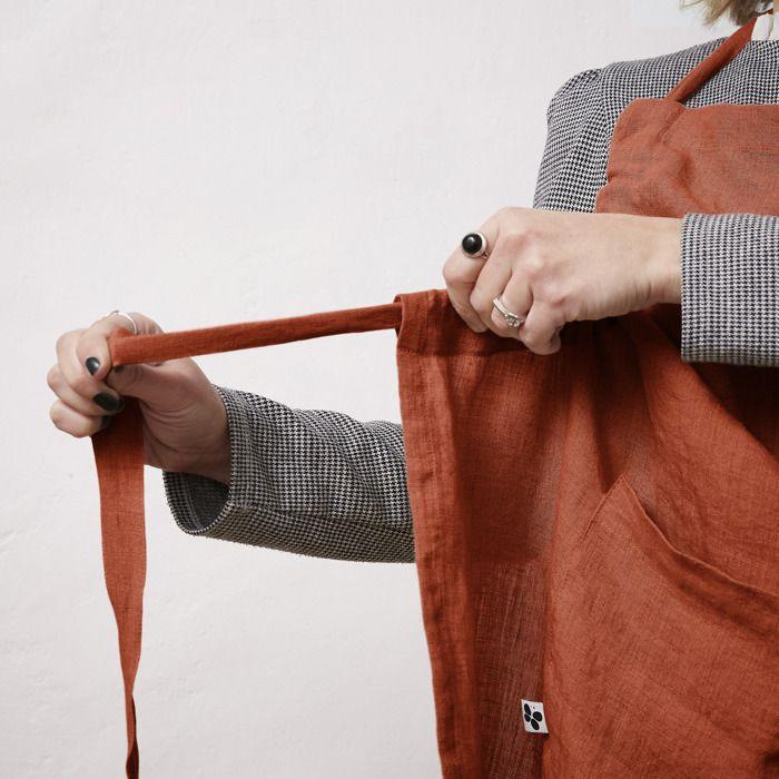 Tablier - SOLINE - Lin lavé - Ajustable - Poche pratique - Paprika