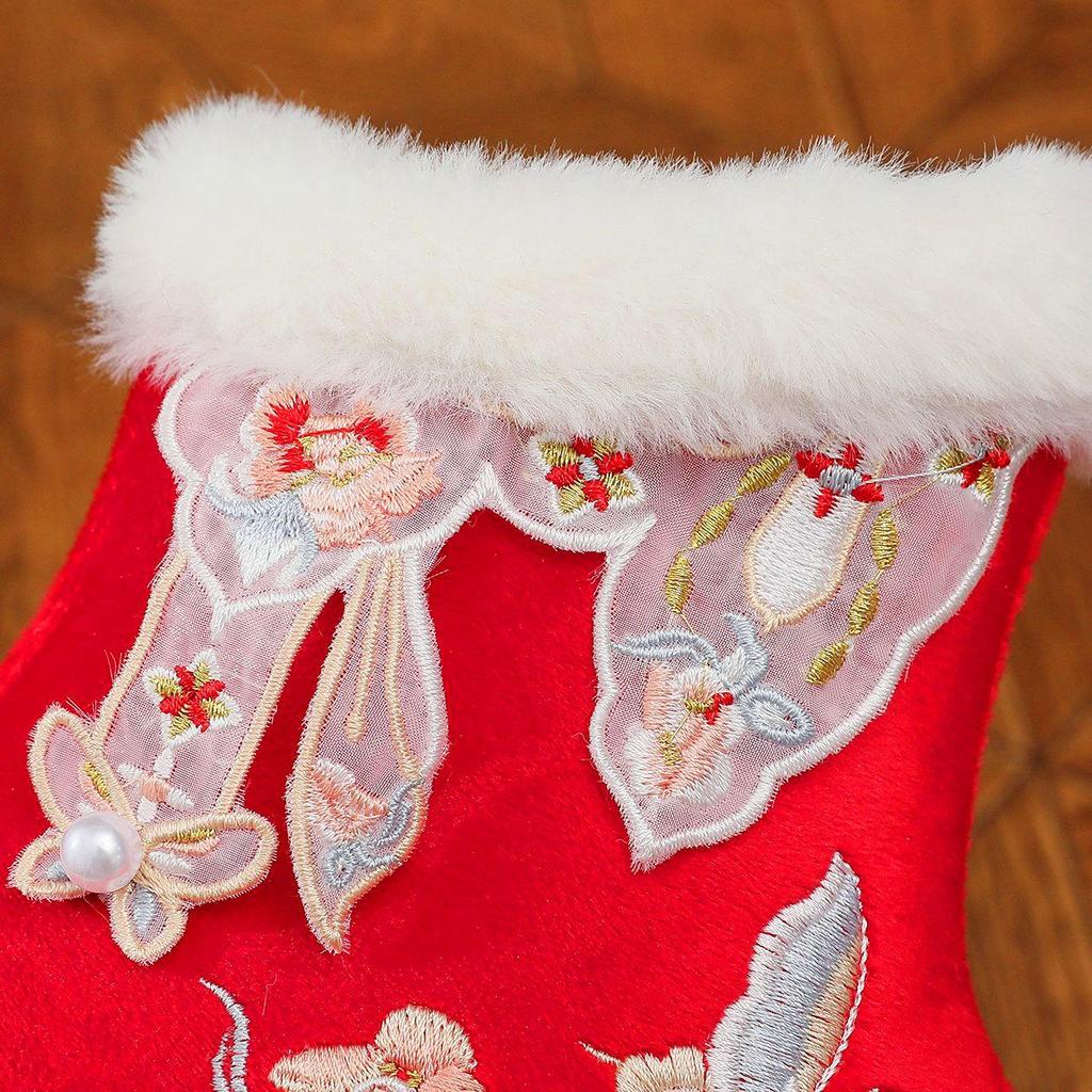 Winter 2025 Girls' Hanfu Butterfly Snow Boots: Handmade Velvet Embroidered Cotton Shoes