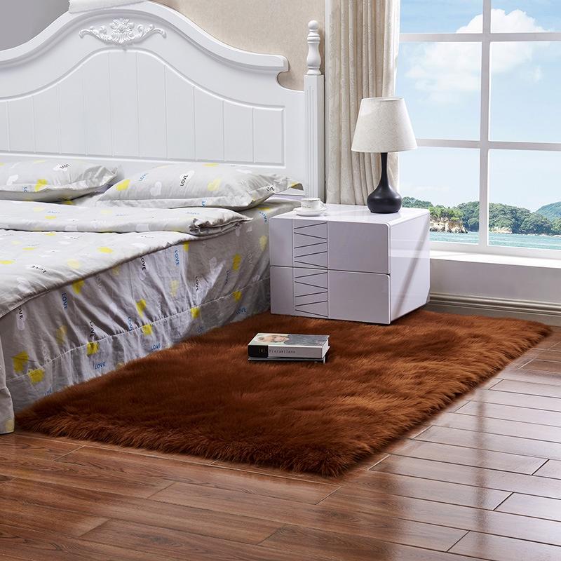Premium Quality Wool Rug For Bedroom Easy To Clean And Machine Washable