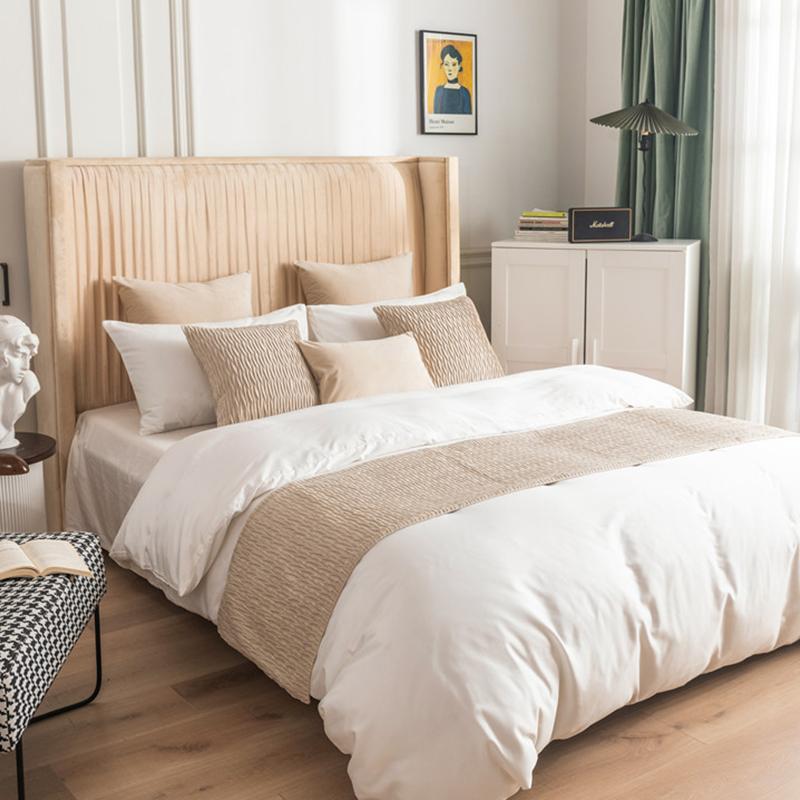 Nordic Simplicity Velvet Wavy Pattern Bed Towel Home Hotel Throw Bed Runner Dining Wedding Party Decor Bed Tail Towel Pillowcase