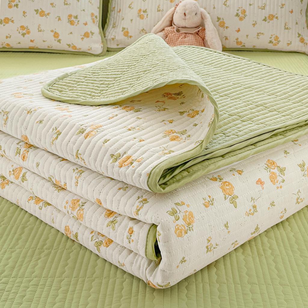 Thickened Quilted Bedspread for Single Double Bed Floral Soft Breathable Summer Quilt Machine Washable Dust-proof Bed Cover Set