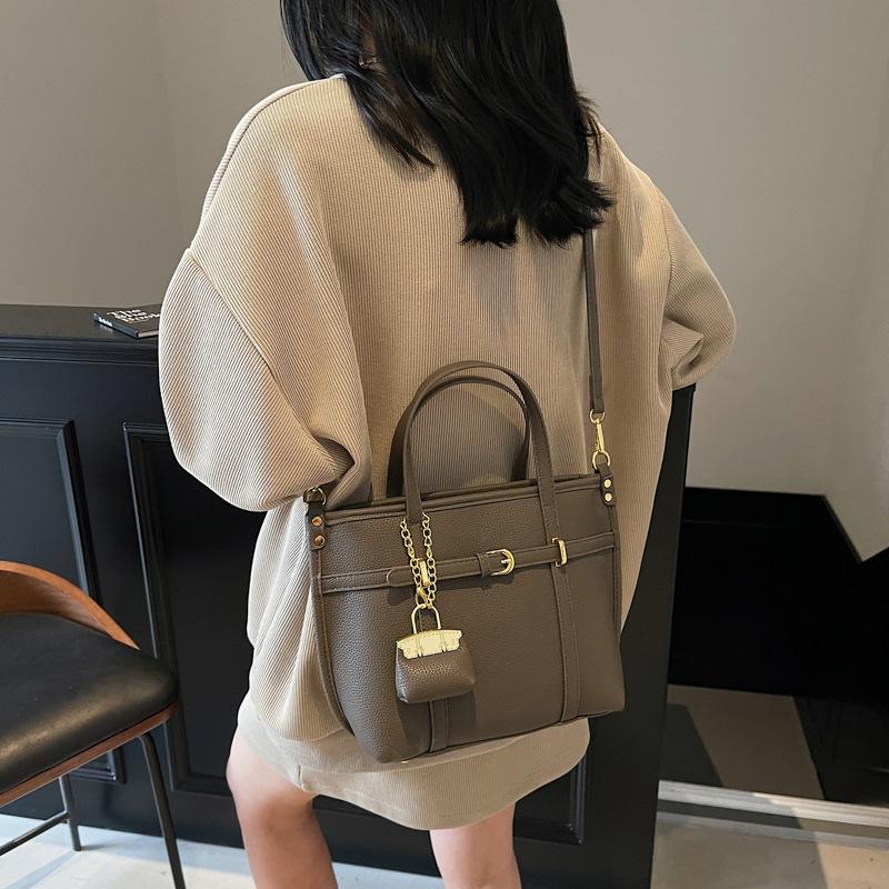 Premium commuter tote bag women's 2025 Korean version of the new fashion versatile shoulder bag summer simple messenger bag