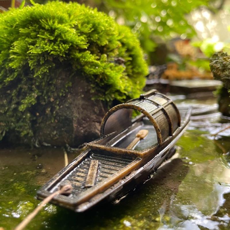Floating Chinese Antique-Style Fishing Boat Model: Outdoor and Indoor Aquatic Landscape Decor