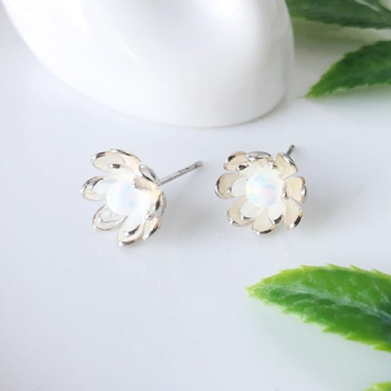 

925 Silver SE040 Gem Flower Silver Earrings se040