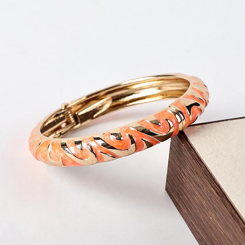 Elegant Retro Colorful Enamel Drip Oil Diamond Pattern Bracelet
