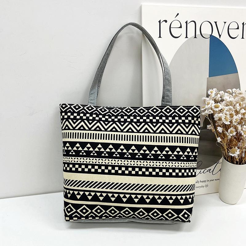 New Canvas Bag Large Capacity Shoulder Women's Bag Printed Handbag Tote Bag Literary Canvas Bag