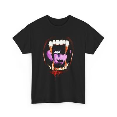 T-shirt grafica con poster del film Dracula Principe delle Tenebre del 1966, stampata su tela tesa