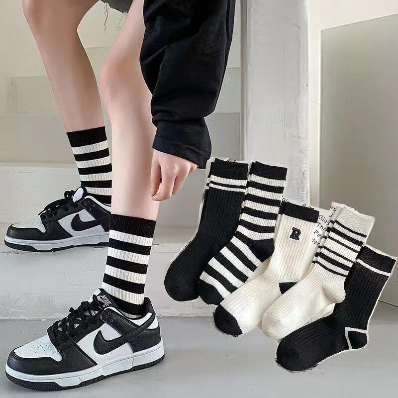 Pabei Black and White Striped Mid-Calf Socks (10 Pairs)