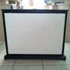 Schermo per proiettore portatile da 40 pollici con supporto da tavolo Adatto per 4 persone:Design Retrattile a 3 Proiezioni Pull-Up in Custodia di Alluminio per Proiettori Teleobiettivo
